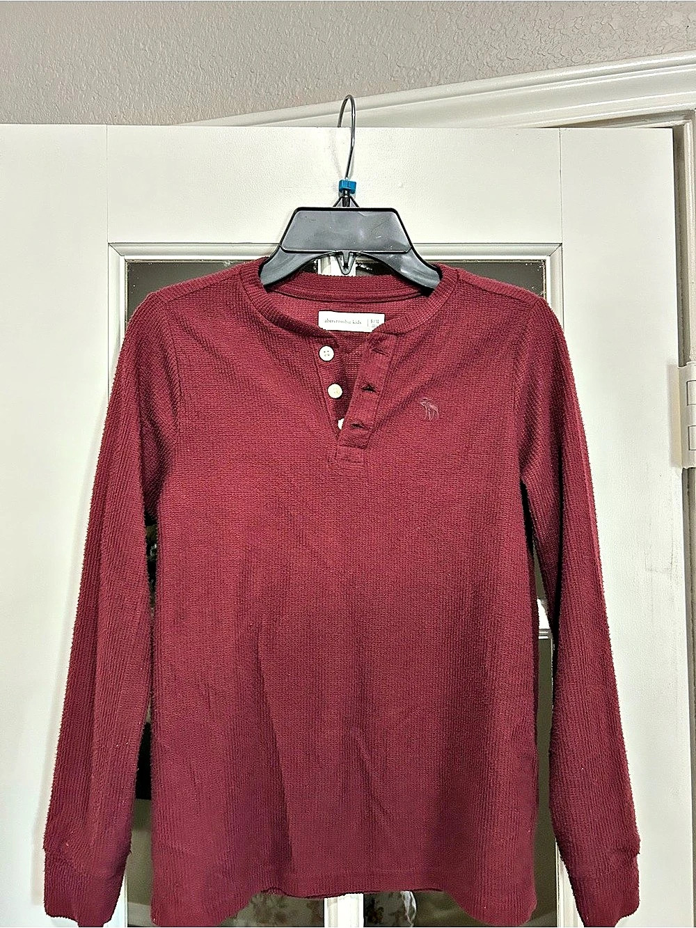 Abercrombie Kids Long Sleeve Soft Henley in Burgundy Size 9/10